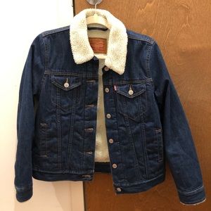 Levi’s Sherpa denim jacket size small